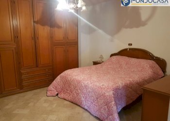 camera matrimoniale bilocale - Villa Via Marmolada
 
2, Luni - foto 37