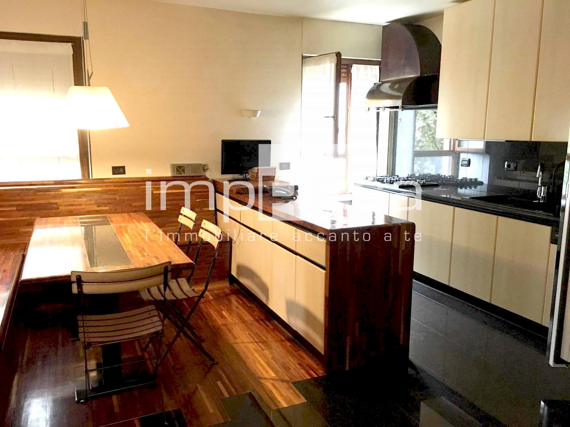 Cucina con tavolo da pranzo - Appartamento VIALE TRENTO TRIESTE, Treviso - foto 3