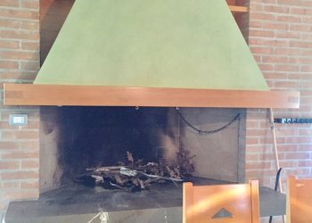 Cucina con camino - Villa San Biagio di Callalta - photo 11