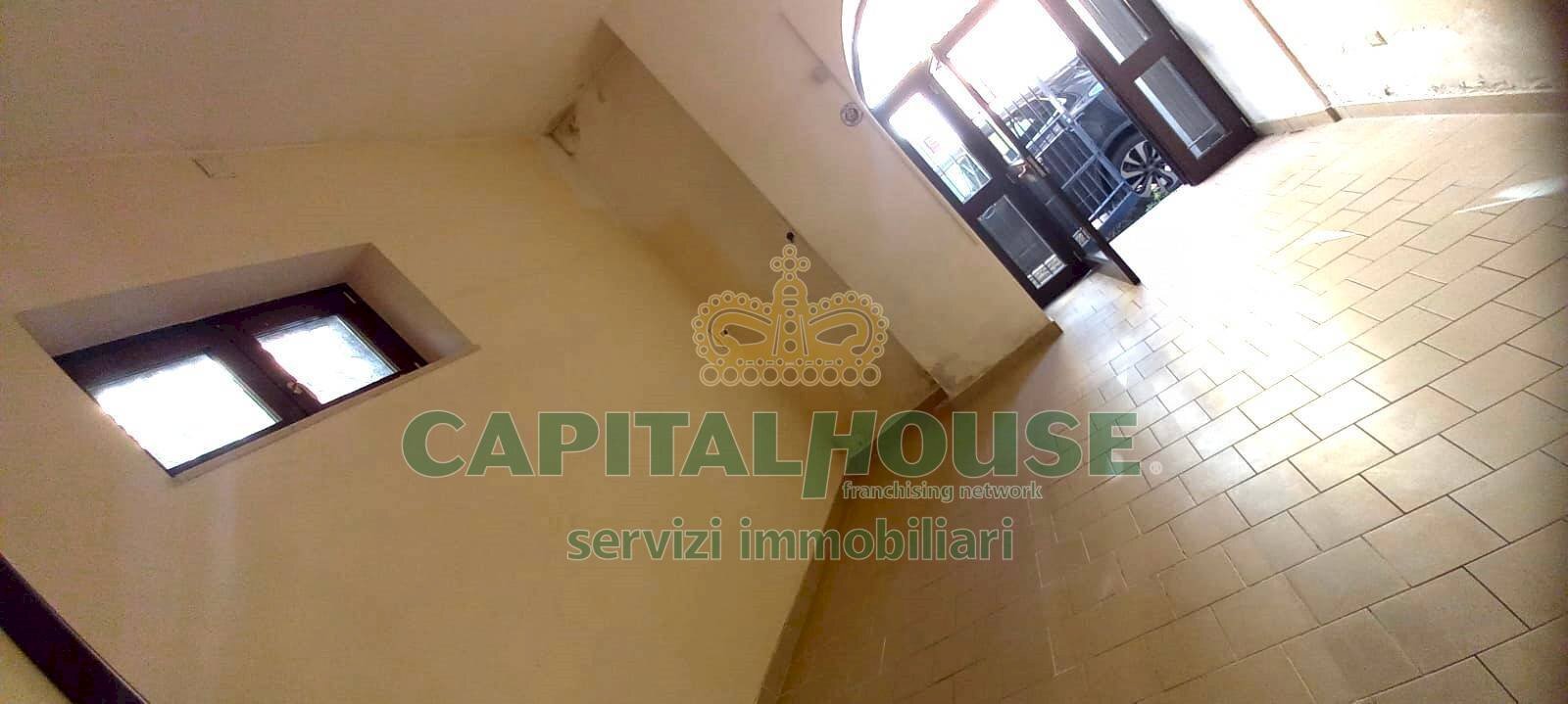 Foto 1 - Locale Commerciale corso gran priorato di malta, Capua - foto 1