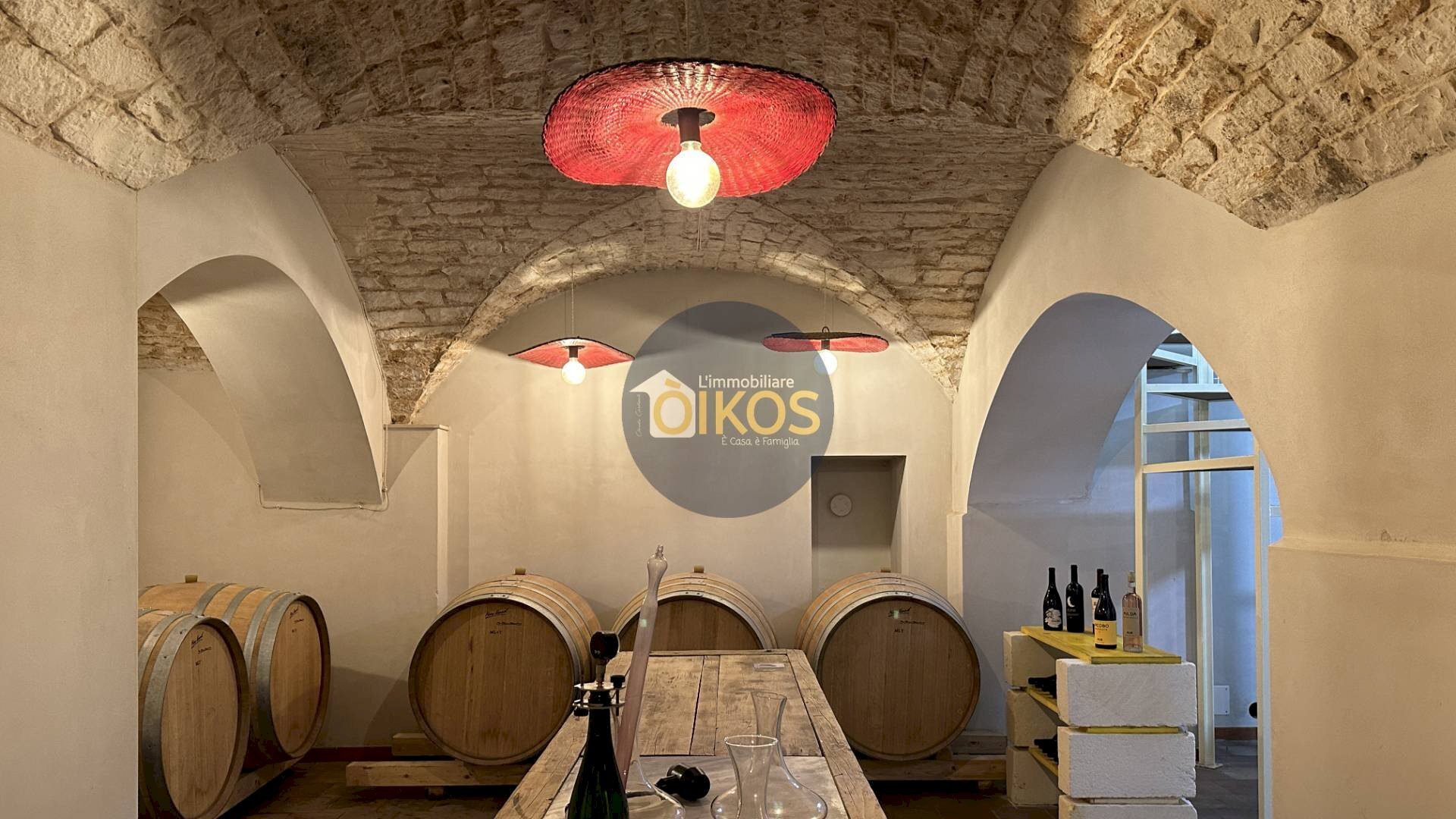 Foto 3 - Commercial Premises Piazza Aldo Moro
 
50, Locorotondo - photo 3