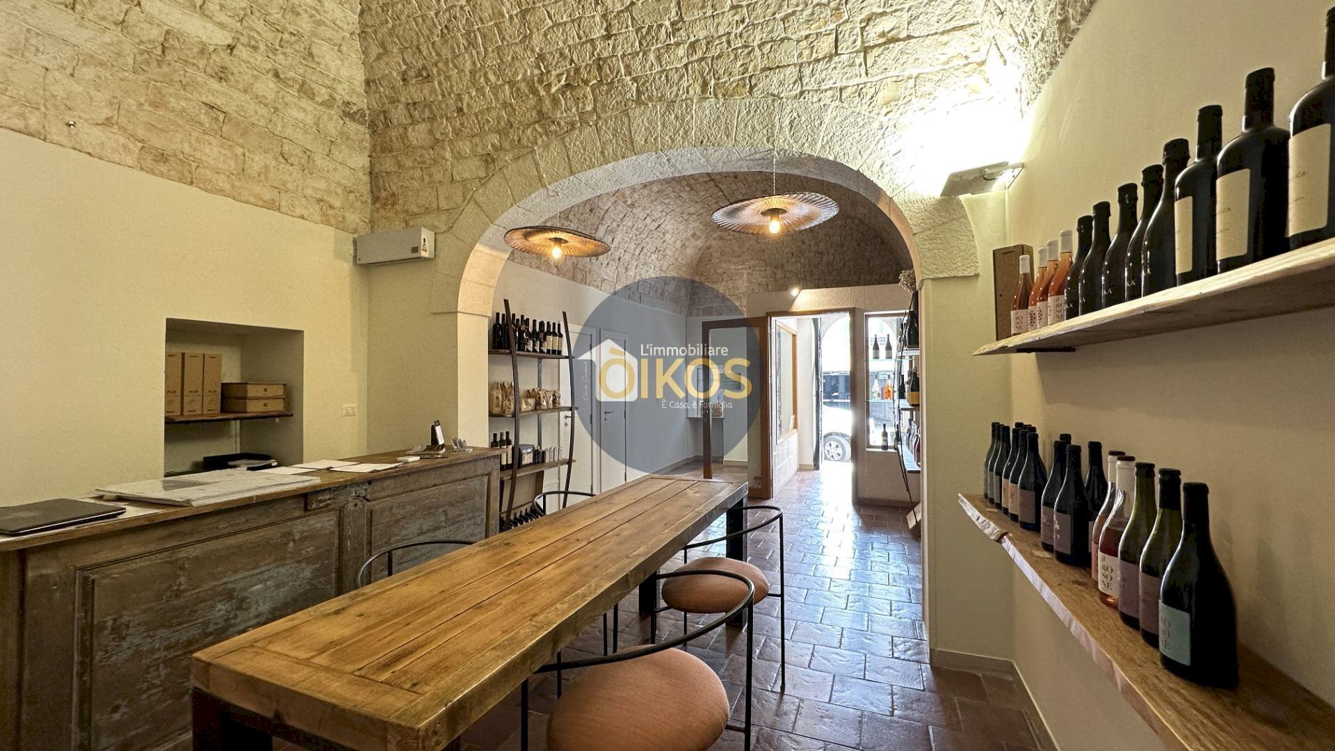 Foto 2 - Commercial Premises Piazza Aldo Moro
 
50, Locorotondo - photo 2