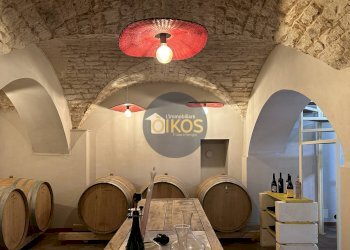 Foto 2 - Commercial Premises Piazza Aldo Moro
 
50, Locorotondo - photo 2