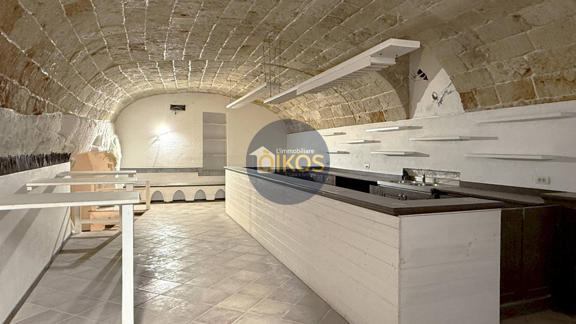 Foto 1 - Locale Commerciale Via Pompeo Sarnelli
 
28, Polignano a Mare - foto 1