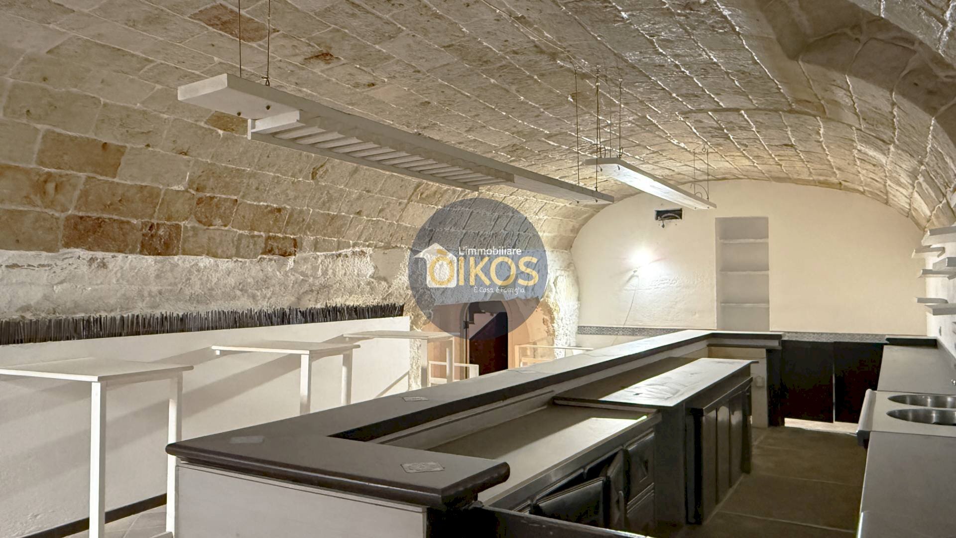 Foto 1 - Commercial Premises Via Pompeo Sarnelli
 
28, Polignano a Mare - photo 1