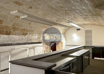 Foto 1 - Commercial Premises Via Pompeo Sarnelli
 
28, Polignano a Mare - photo 1