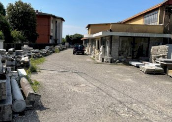 Foto 4 - Capannone via europa
 
22, Leggiuno - foto 4