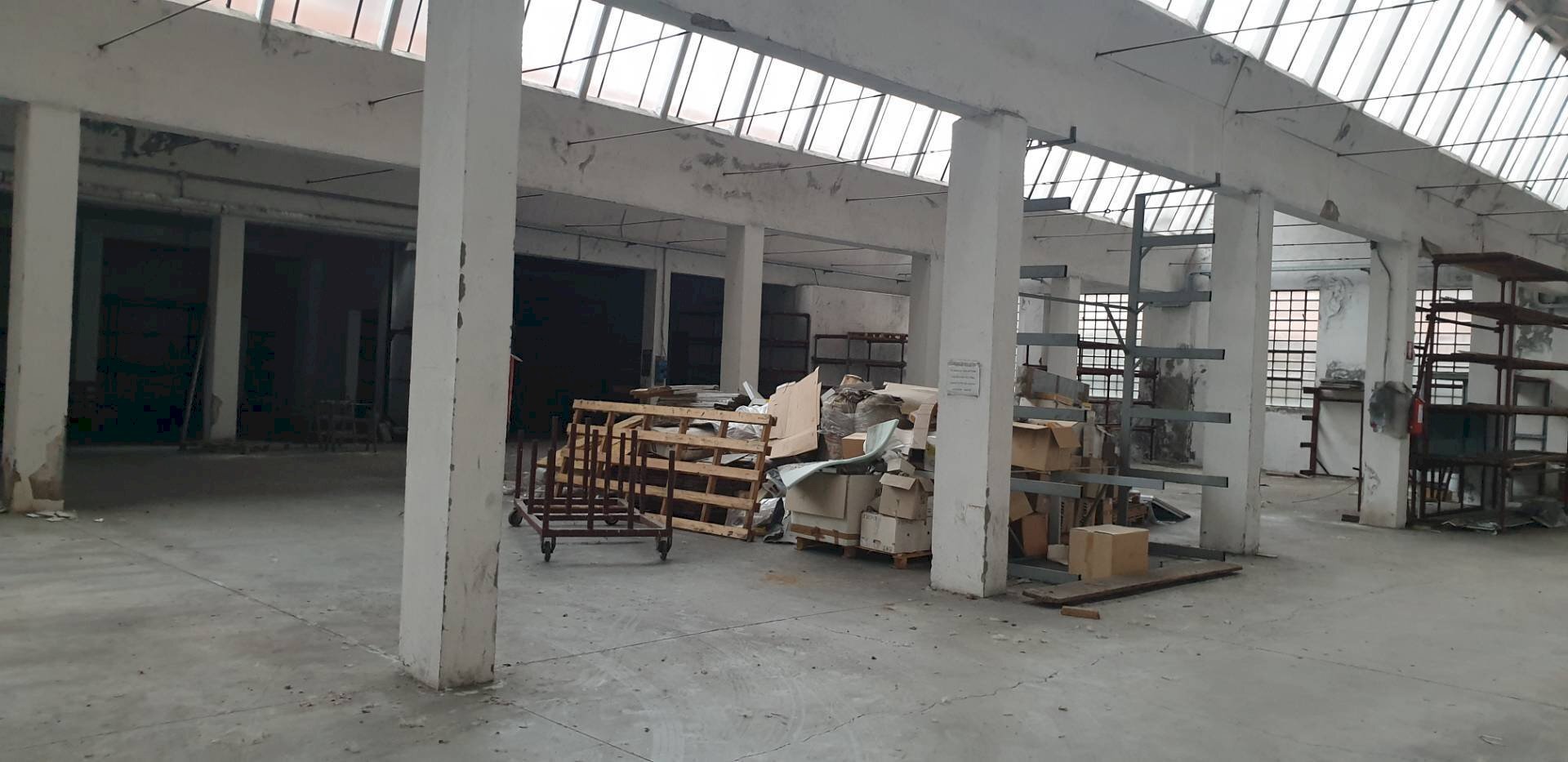 Foto 3 - Capannone via NOVARA, Legnano - foto 3