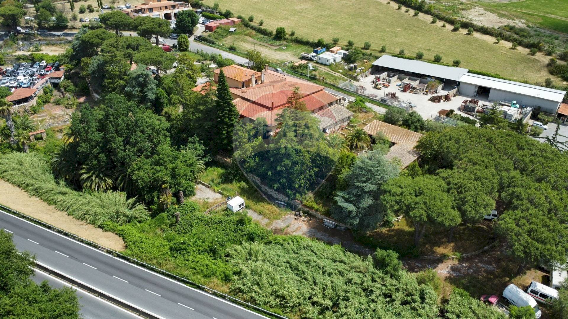 Casa all\'aperto - Attività Commerciale Via Cassia, Campagnano di Roma - foto 1