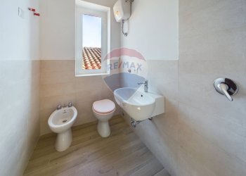 Bagno - Commercial Activity Via Cassia, Campagnano di Roma - photo 15