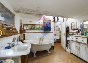 Bagno - Quadrilocale Piazza Sant'Angelo
 
7, Formello - foto 18