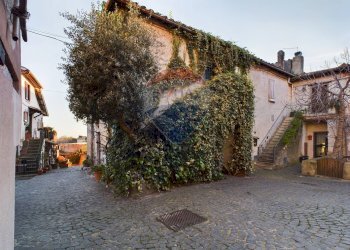 Casa all\'aperto - Appartamento Piazza Sant'Angelo
 
7, Formello - foto 2