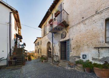 Edificio all\'aperto - Appartamento Piazza Sant'Angelo
 
7, Formello - foto 3