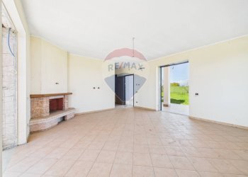 Stanza vuota - Villa Campagnano di Roma - foto 12