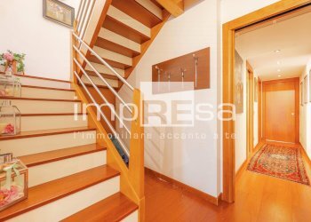 scala interna primo piano - Appartamento Via felisati, Venezia - foto 9