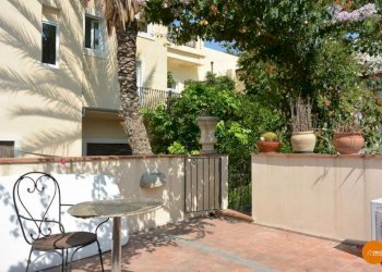 Casa in centro storico con giardino via P. Capponi - Casa indipendente Via Pier Capponi
 
18, Noto - foto 8