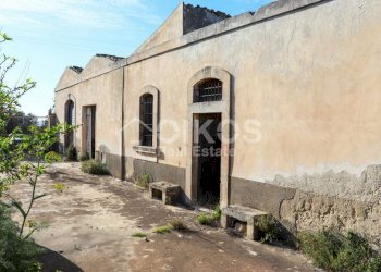 Antico casale in collina 01 - Terreno agricolo Contrada Casale
 
1, Noto - foto 1