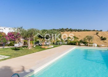 Foto 1 - Villa a Schiera c.da vaddeddi
 
1, Noto - foto 1