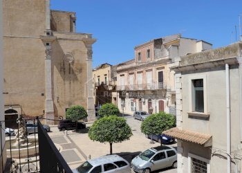 Foto 1 - Independent house via Maddalena
 
6, Rosolini - photo 1