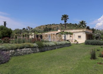 Foto 2 - Villa via Napoli
 
37, Noto - foto 2