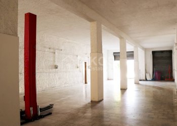 Foto 3 - Locale Commerciale viale principe di piemonte
 
98, Noto - foto 3