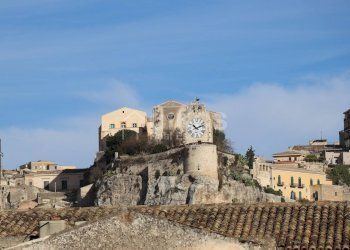 Foto 3 - Stabile - Palazzo Via Vincenzo Albanese
 
10, Modica - foto 3