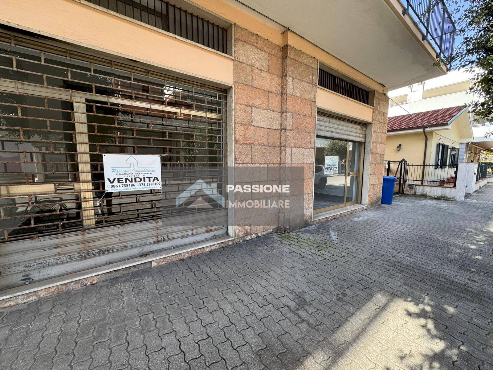 Foto 3 - Locale Commerciale via trieste 56-58
 
56-58, Giulianova - foto 3