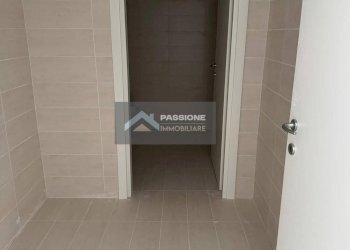 Foto 13 - Locale Commerciale via trieste 56-58
 
56-58, Giulianova - foto 12