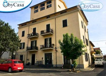 Foto 2 - Trilocale Piazza del Campo
 
11, Canale Monterano - foto 2