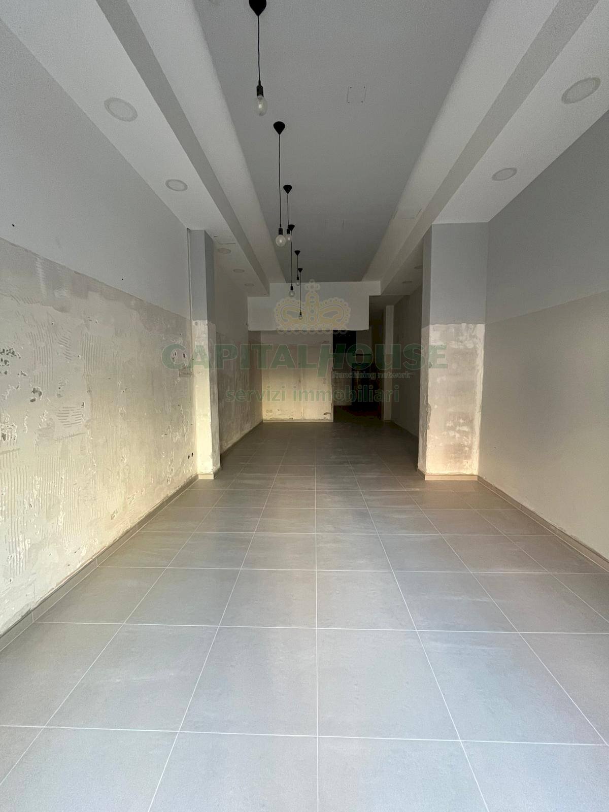 Foto 3 - Commercial Premises Viale Italia, Avellino - photo 3