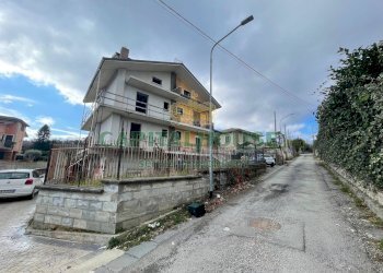 Foto 2 - Casa indipendente Viale Papiniano, Avellino - foto 2