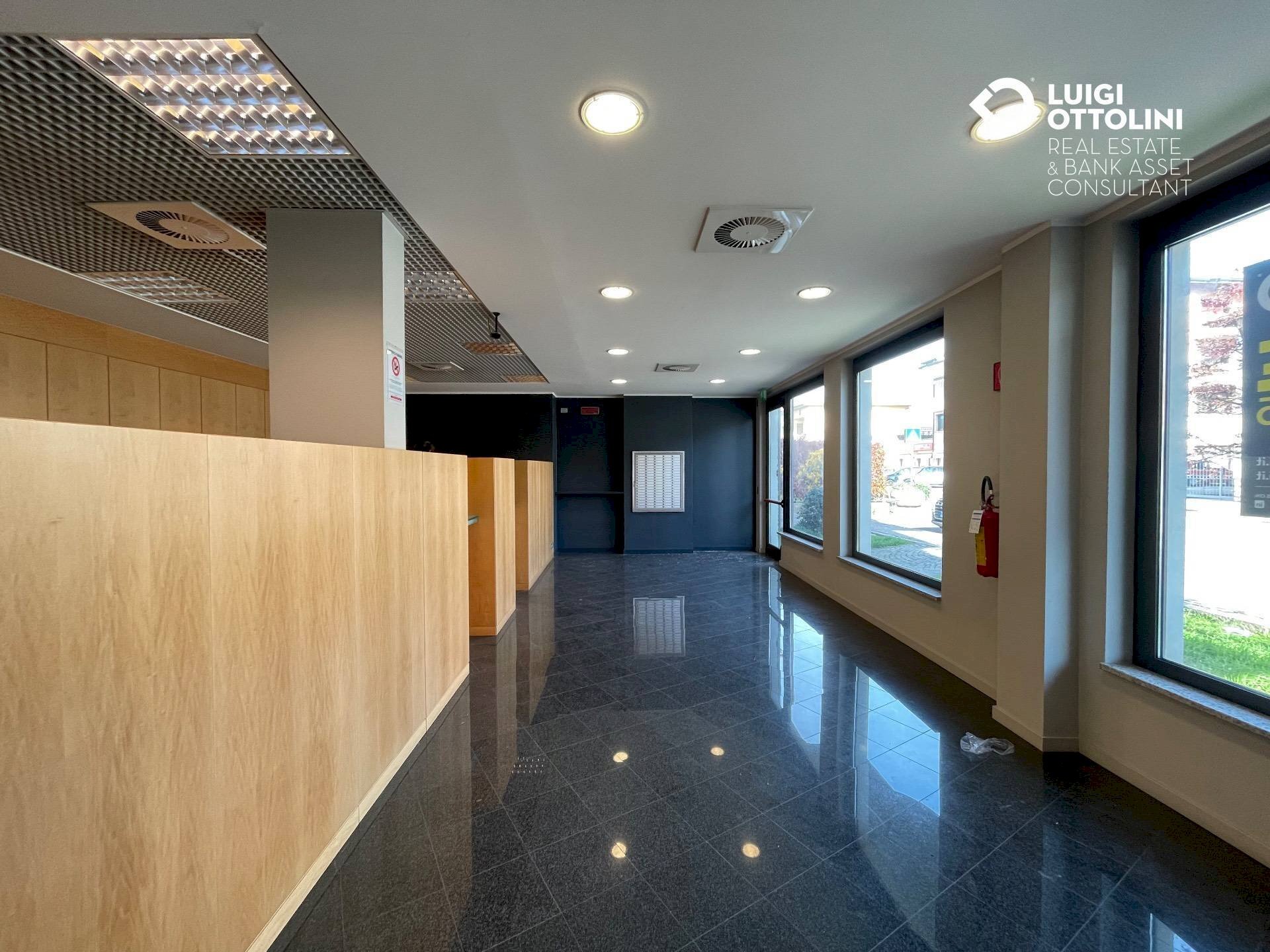 Foto 3 - Negozio via Campofiori
 
26, Almè - foto 3