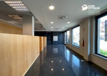 Foto 3 - Negozio via Campofiori
 
26, Almè - foto 3