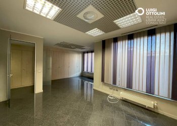 Foto 28 - Negozio via Campofiori
 
26, Almè - foto 28