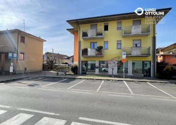 Foto 60 - Negozio via Campofiori
 
26, Almè - foto 60