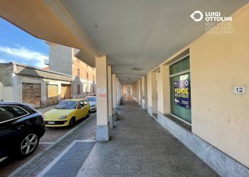 Foto 4 - Negozio via lissenzio
 
12, Lonate Pozzolo - foto 4