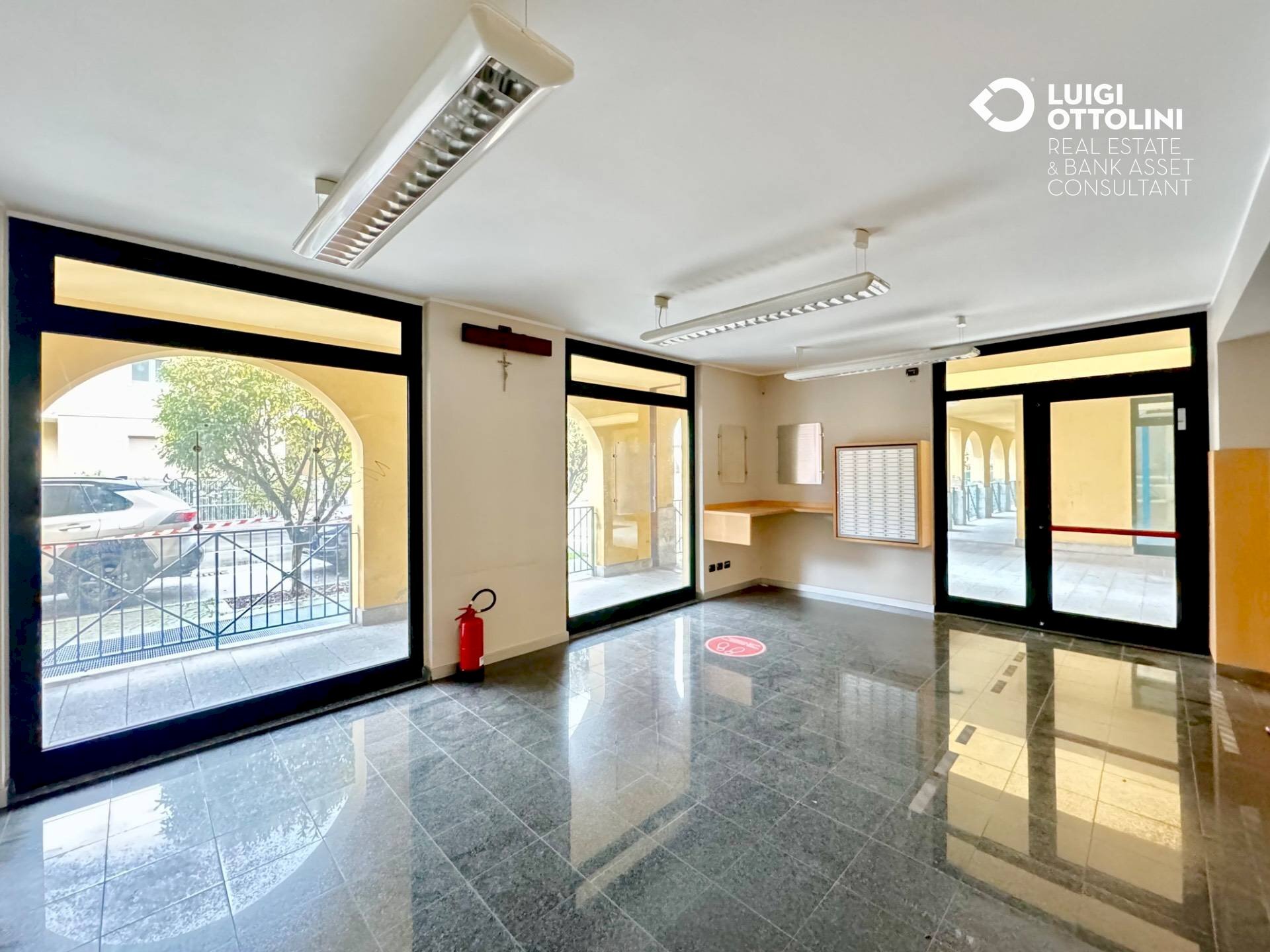 Foto 1 - Negozio via Donadoni
 
1, Pedrengo - foto 1