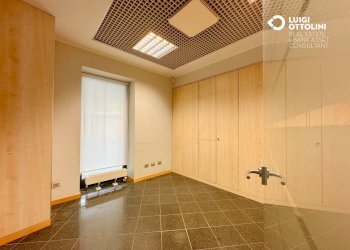 Foto 6 - Negozio piazza necchi
 
4, Gazzada Schianno - foto 6