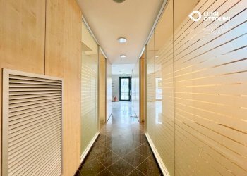 Foto 7 - Negozio piazza necchi
 
4, Gazzada Schianno - foto 7