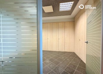 Foto 8 - Negozio piazza necchi
 
4, Gazzada Schianno - foto 8