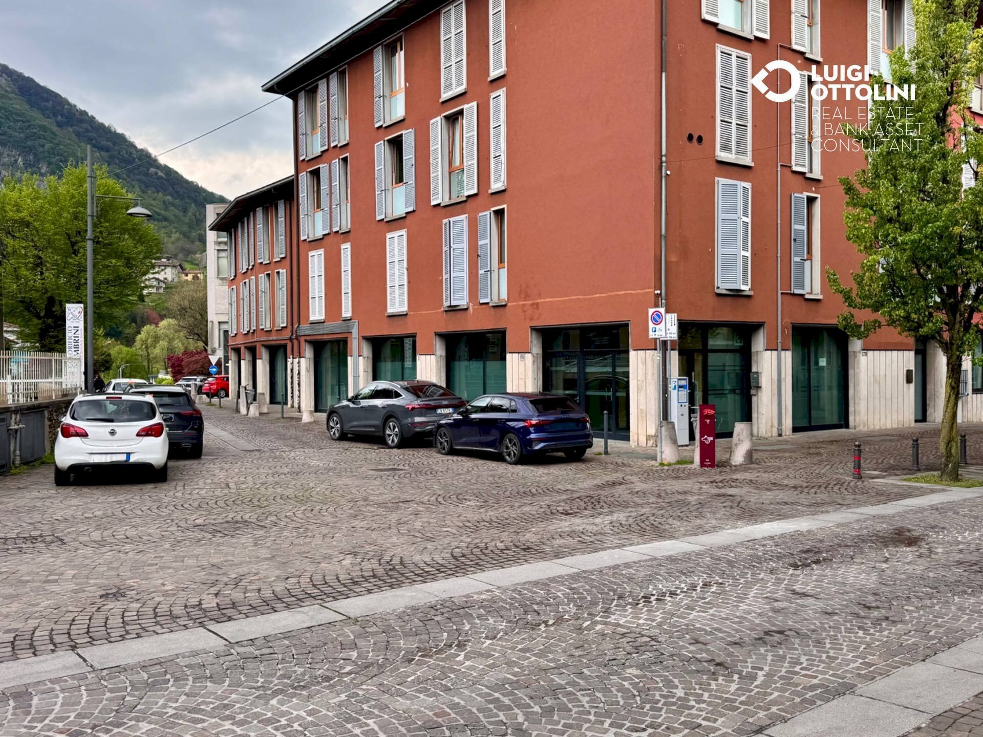 Foto 2 - Negozio Via Mazzini
 
177, Albino - foto 2