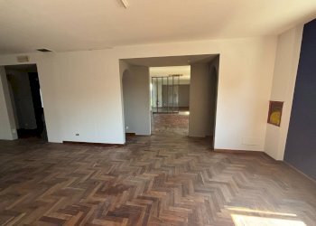 Foto 10 - Locale Commerciale Via dei Pioppi
 
12, Bastia Umbra - foto 10