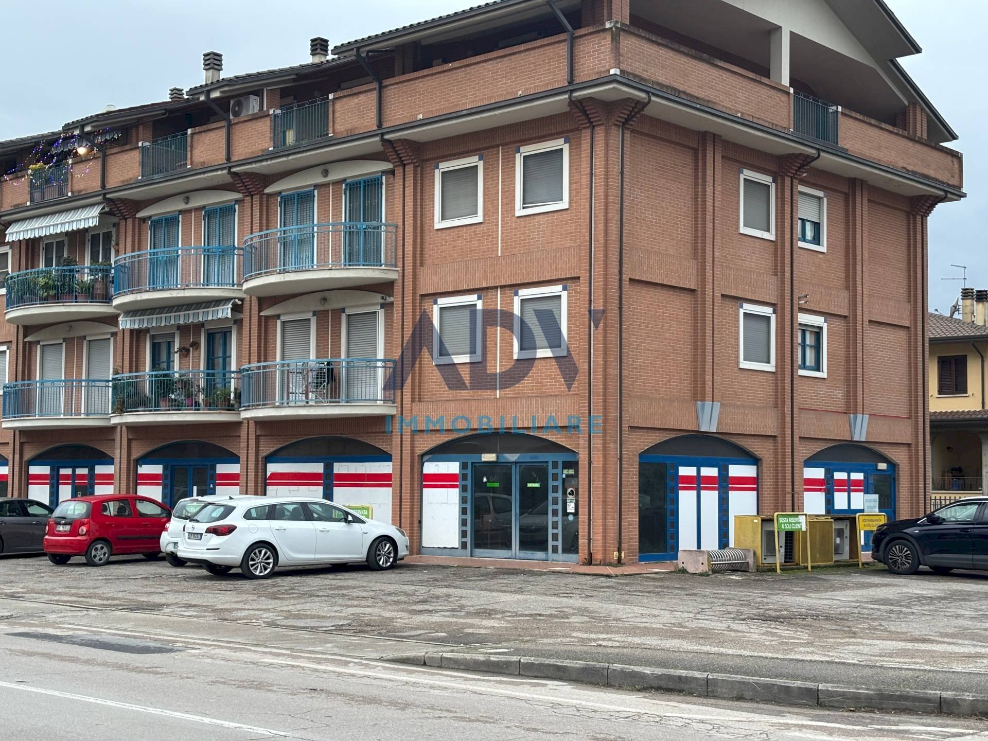 Foto 2 - Locale Commerciale via Mattei, Bastia Umbra - foto 2