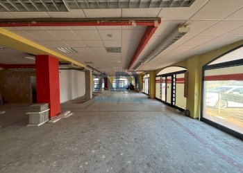 Foto 13 - Locale Commerciale via Mattei, Bastia Umbra - foto 13