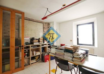 Foto 5 - Ufficio Via Umberto 1
 
16, Spilimbergo - foto 5