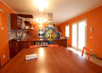 Foto 30 - Villa via Monvisio
 
7, Cordenons - foto 30