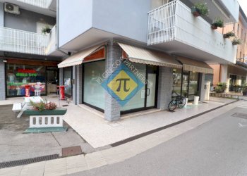 Foto 1 - Locale Commerciale Montereale
 
22, Pordenone - foto 1