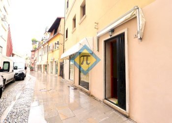 Foto 7 - Locale Commerciale Vicolo delle Acque
 
4, Pordenone - foto 7