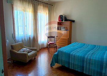 Camera / camera da letto - Casa indipendente Via Fara
 
16, Valdobbiadene - foto 22