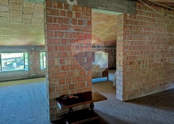 Hall / corridoio - Casa indipendente Via Fara
 
16, Valdobbiadene - foto 27